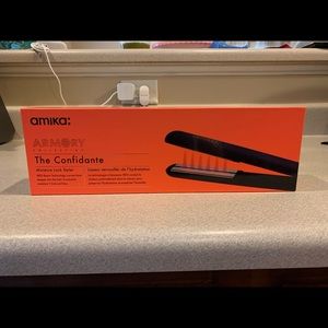 Amika Hair Straightener- New in box- Never used